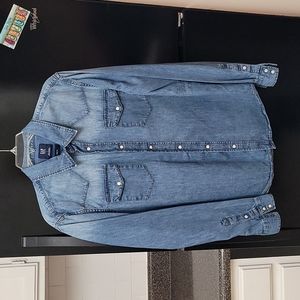 Gap Men's Super Soft Denim Pocket Long Sleeve Shirt